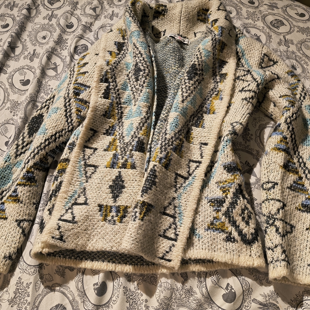 Woven Heart Geometric Cardigan - Cream, Gray, Blue, Yellow